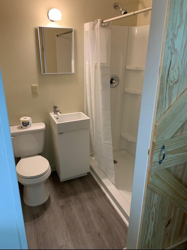 Photo - 1380 E Duval St Unit 9