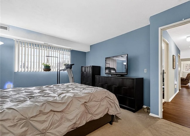 Photo - 10373 Glenway Dr Unit 10373