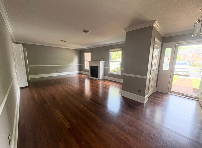 Photo - 2734 E Oakland Ave Unit A4