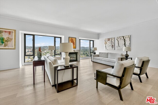 Photo - 10727 Wilshire Blvd