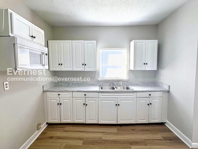 Photo - 430 Center St