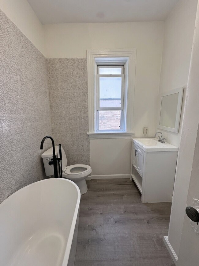 2906 Victor St Unit 2F