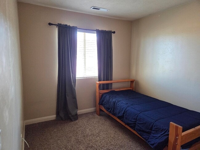 Photo - 340 W 1425 N