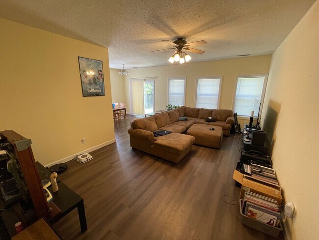 Photo - 3565 S Glasgow Cir