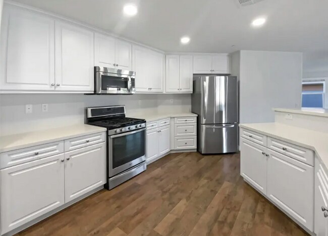 Photo - 31846 Victoria Pl