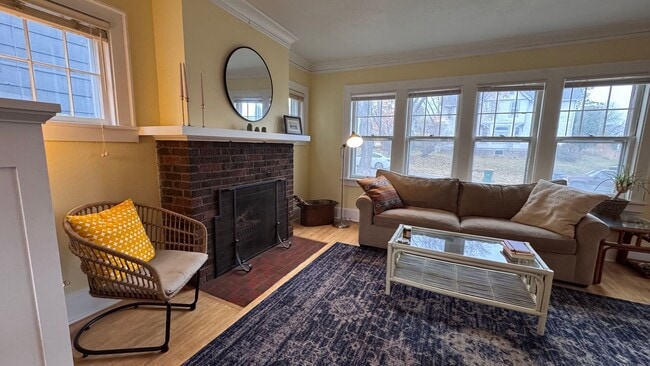 Photo - 505 N 16th Ave E