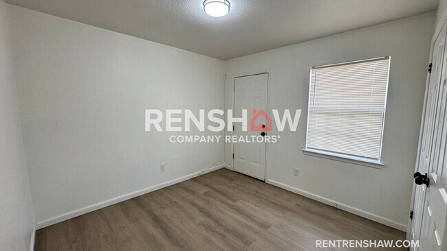 Photo - 285 Lucy Ave