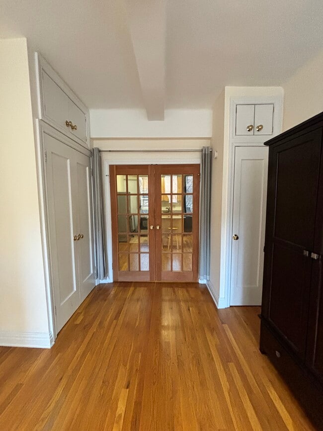 Photo - 118 W 72nd St