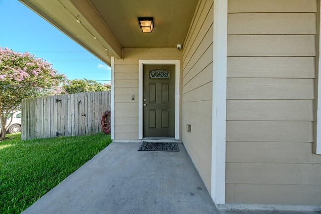 Photo - 7433 Kolda Dr