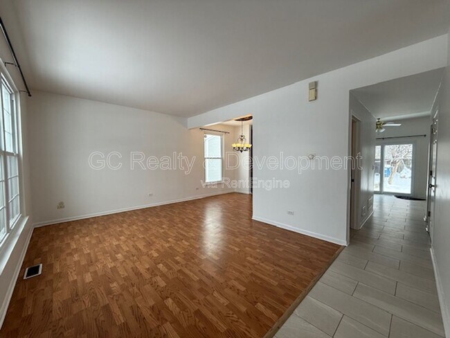 Photo - 885 Chelsea Ct