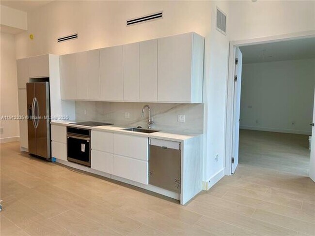 Photo - 881 Ocean Dr Unit 881 Ocean Dr L3