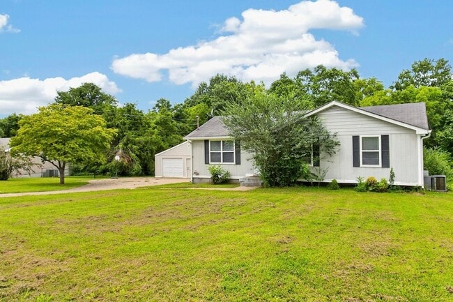 Photo - 1009 Lynndale Dr