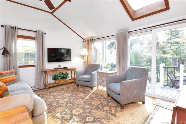 Photo - 1 Ridgewood Ln