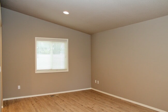 Photo - 6010 N Wilbur Ave