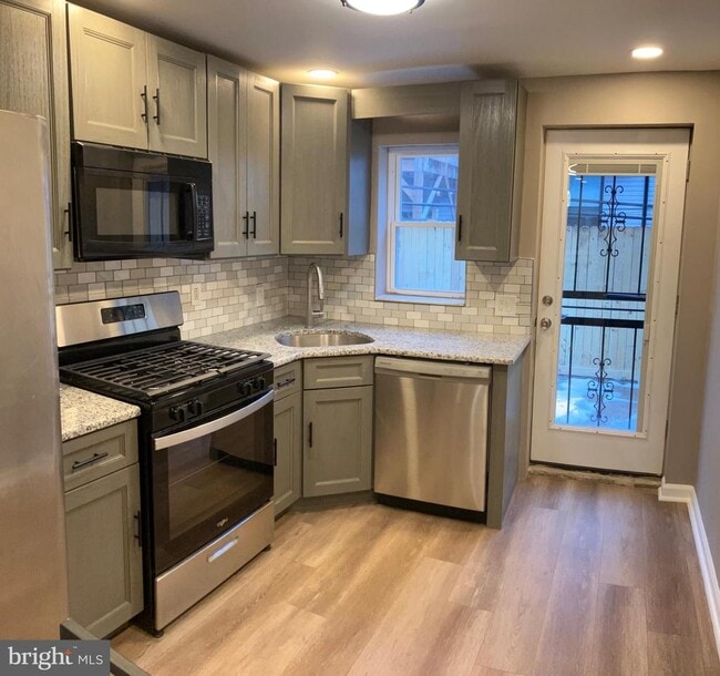 Photo - 2625 Manton St