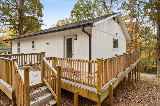 Photo - 1021 Lakewood Dr