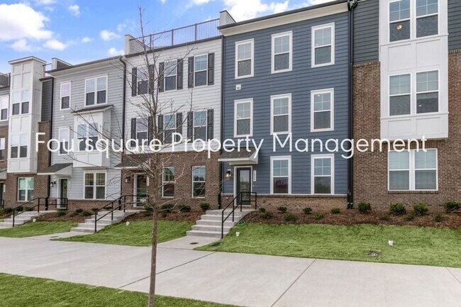 Photo - Town Home! | Entry Level Guest Suite With ...