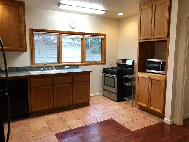 Photo - *RESERVE FOR SUMMER 2026* 5 Bedroom 3 Bath... Unit House