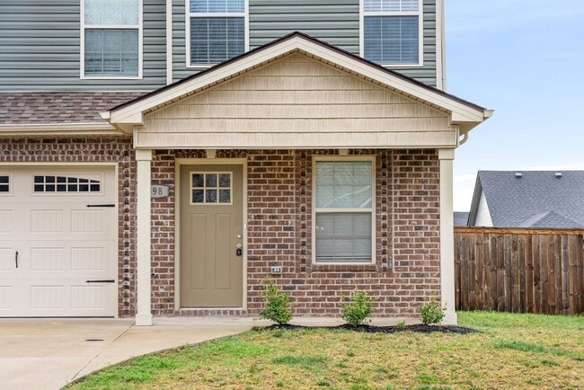 Photo - 3 Bed 2 1/2 Bath Pet Friendly Home For Rent!