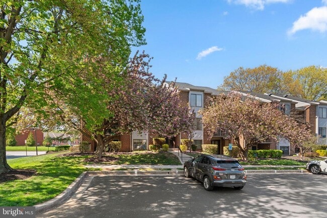 Building Photo - 6 Mullingar Ct Unit 202