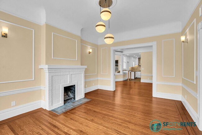Photo - Pacific Heights: Remodeled Bi-Level Condo ... Unit 2858 Washington St.