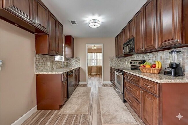 Photo - 1902 Sedgie Dr