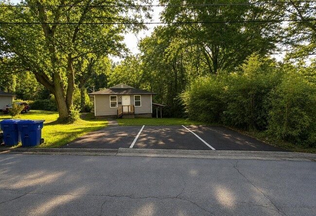 Building Photo - 218 Fisk Ave