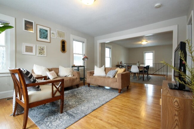 Photo - 4339 Blaisdell Ave