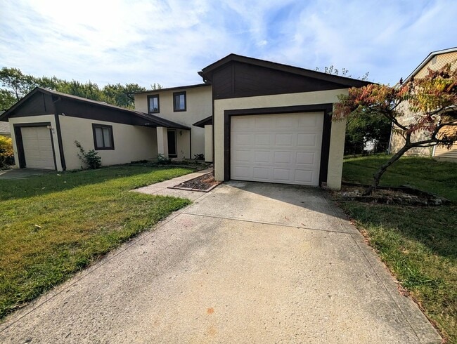 Building Photo - 8235-8237 Goldsmith Dr Unit 8235
