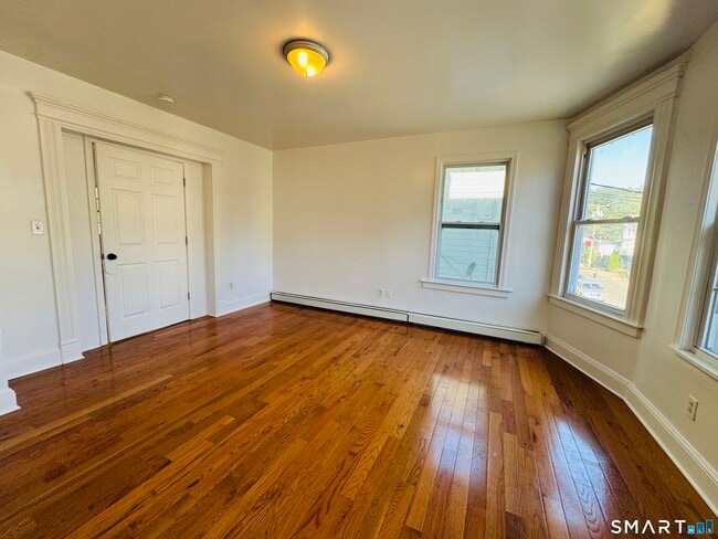 32 Walnut Ave Unit 2