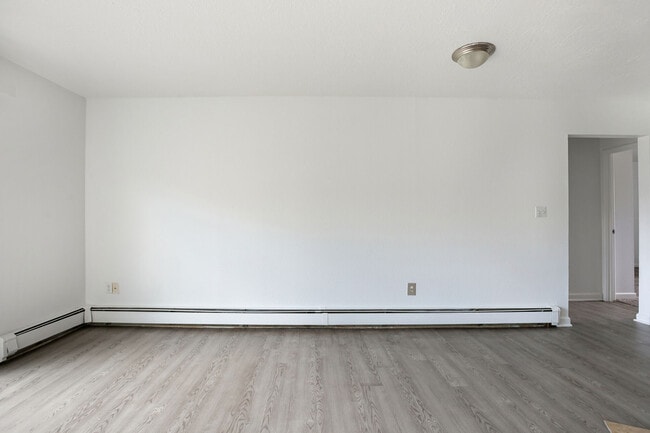 Straight Creek Apartments