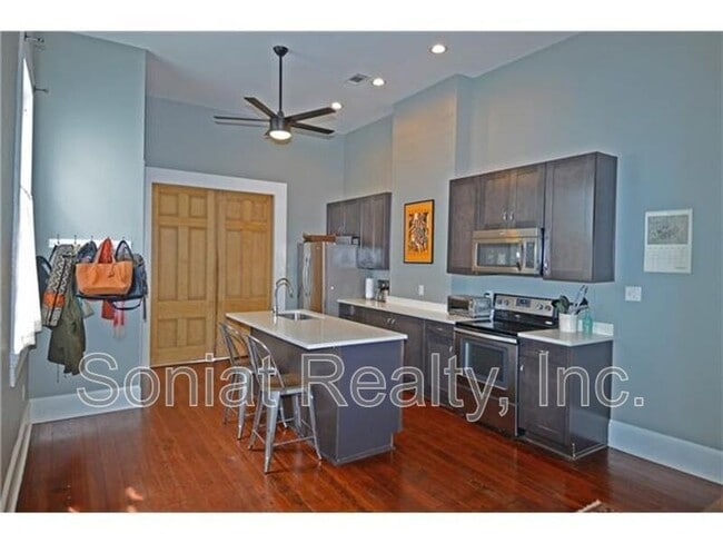 Photo - 2503 Burgundy St