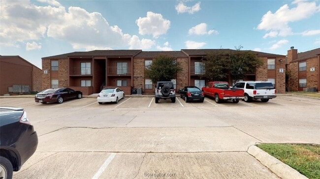 Building Photo - 904 University Oaks Blvd Unit 26 Rental