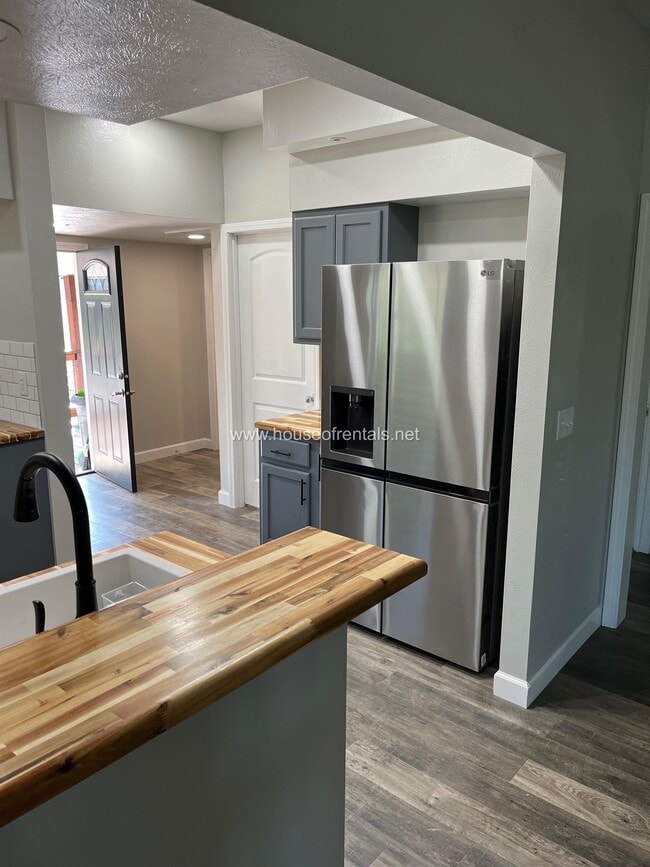 Photo - 511 N Maple St