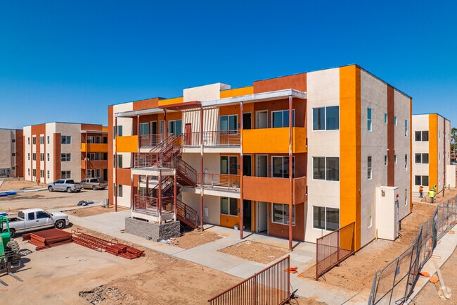 Building Photo - Streamliner 87th Rental