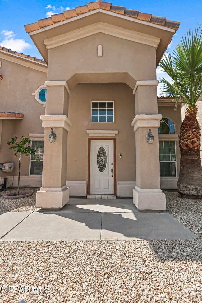 Photo - 951 Via Descanso Dr