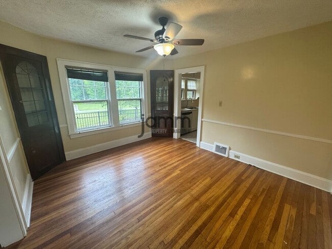 Photo - 16811 Kenyon Rd