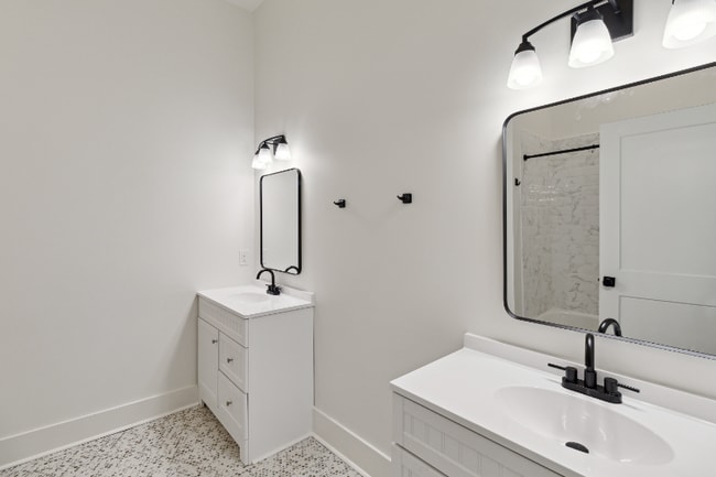 Photo - 1133 E Henry St