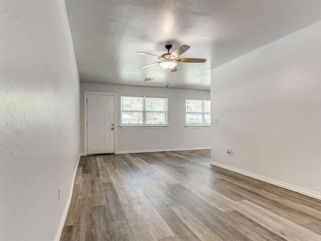 Photo - 1528 Avondale Dr