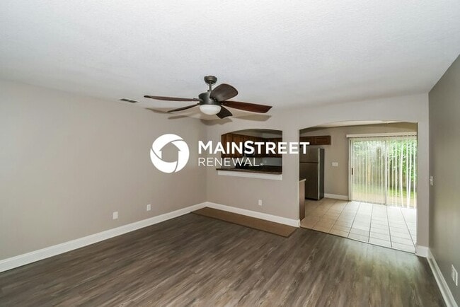 Photo - 3 Bedroom Pet-Friendly Home in Jacksonville, FL with Main Street Renewal