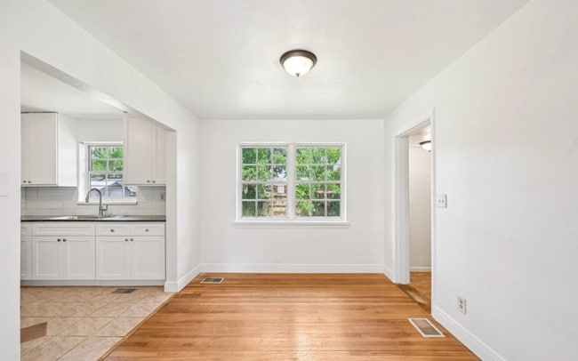 Photo - !!MOVE IN SPECIAL: 1 Month Free on a 13 months lease!! Beautiful 3 Beds 2 Baths Home with Spaciou...