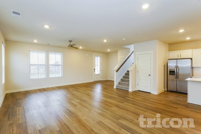 7011 Park Knoll Dr