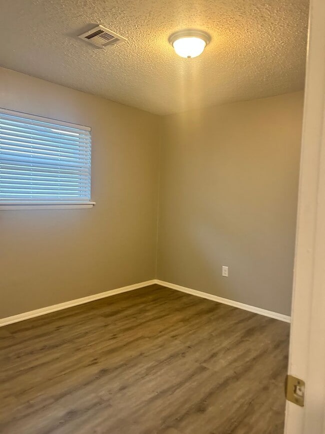 Photo - 4625 SW I Ave