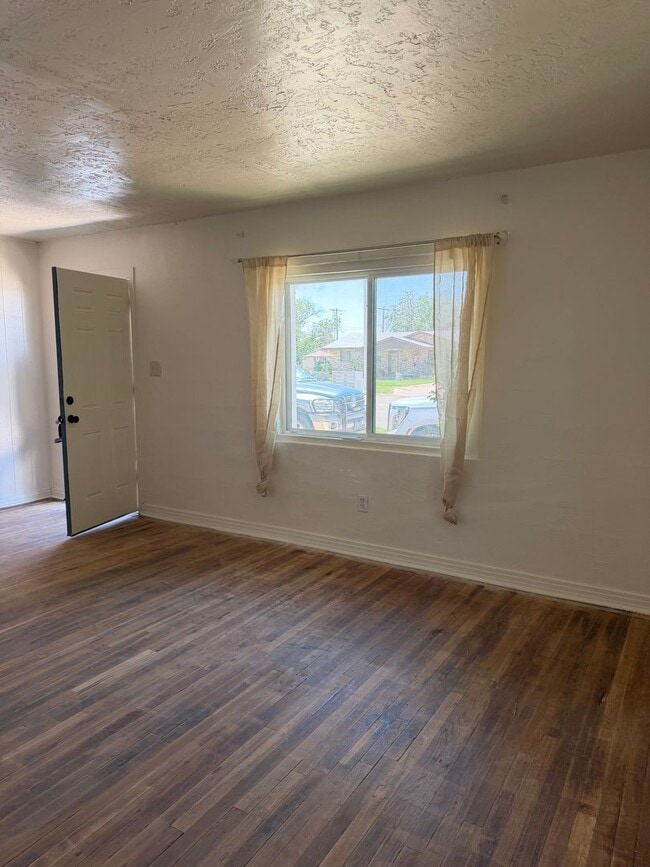 Photo - 1308 W Church St Unit B