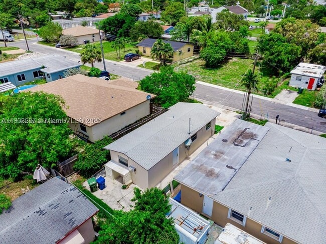 805 NW 3rd Ave