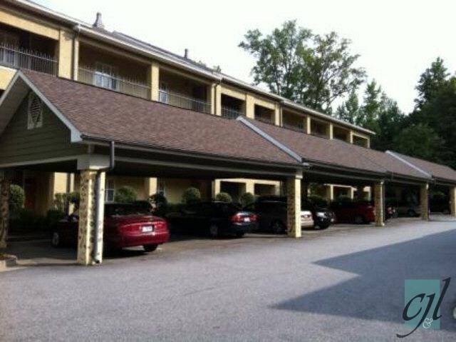 Photo - Immaculate Condo in The Flats of Woodlake! - Available August!