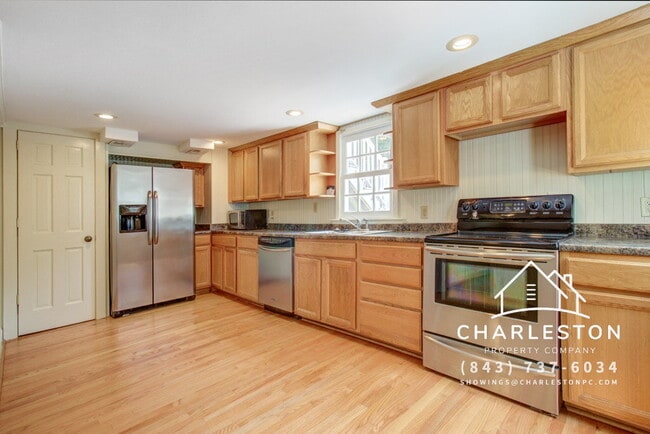Building Photo - 38 Ashe St Unit B