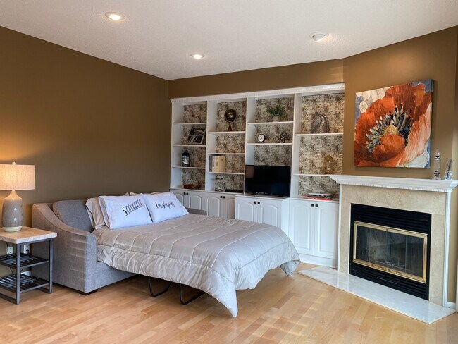 Queen Sofa Sleeper - 311 3rd St S Unit Flat #3