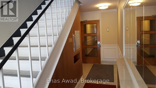 Photo - 111 Crichton St Unit 3