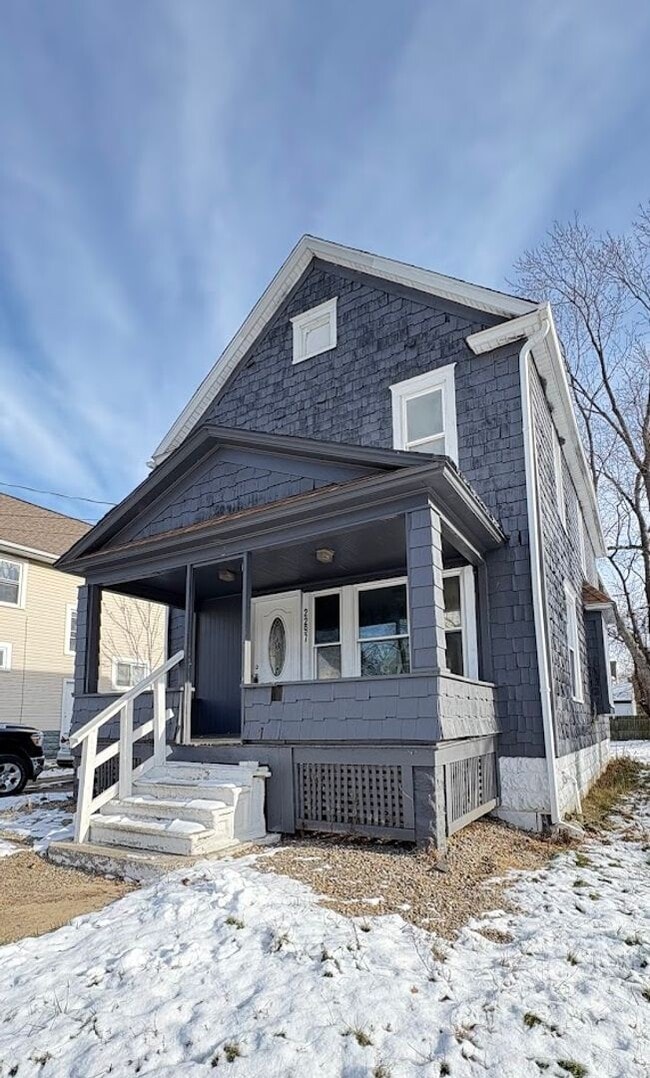 Building Photo - Four bedroom two bathroom home for rent